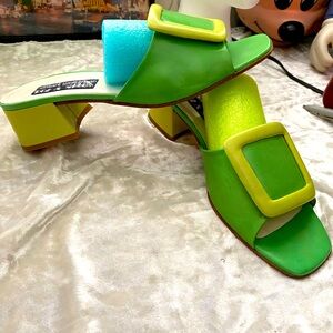 RARE 60s MOD MAXIMALIST STUART WEITZMAN CHUNKY BUCKLE LIME GREEN MULE HEELS